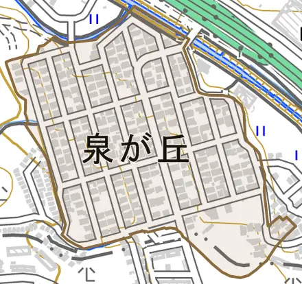 泉が丘とその周辺の地図。町の範囲を重ねている