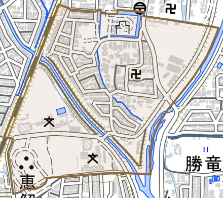 勝竜寺とその周辺の地図。町の範囲を重ねている