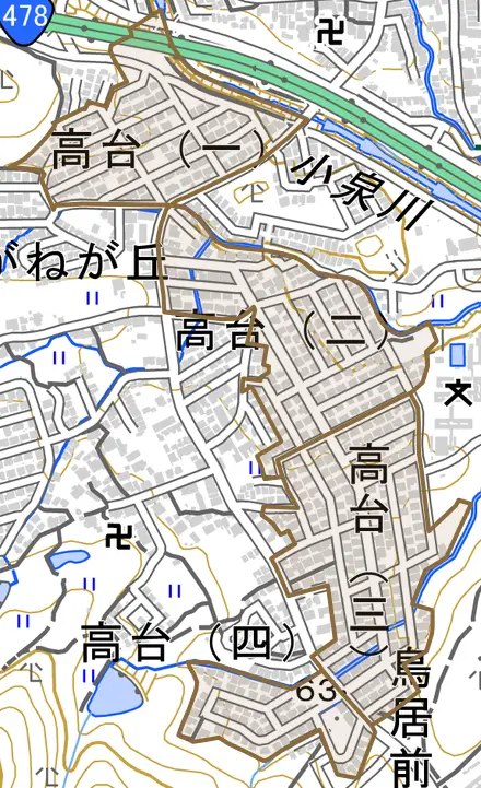 高台とその周辺の地図。町の範囲を重ねている