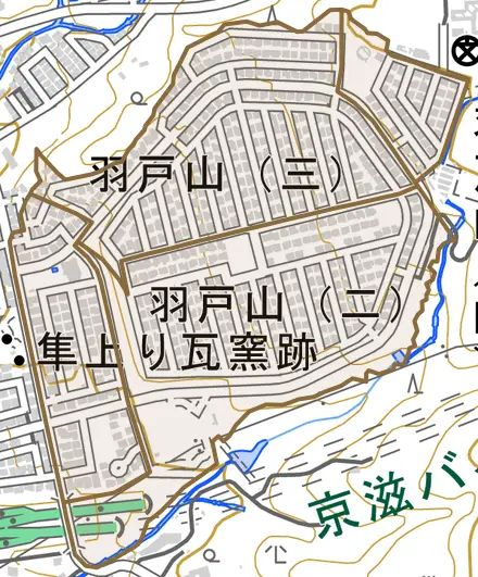 羽戸山とその周辺の地図。町の範囲を重ねている
