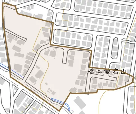 橋本愛宕山とその周辺の地図。町の範囲を重ねている