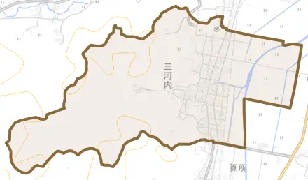 字三河内とその周辺の地図。町の範囲を重ねている