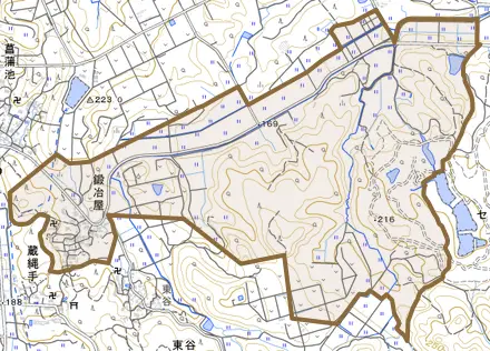 鍛冶屋とその周辺の地図。町の範囲を重ねている