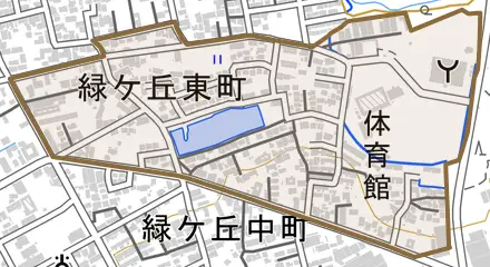 緑ケ丘東町とその周辺の地図。町の範囲を重ねている