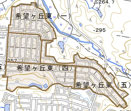 希望ヶ丘東とその周辺の地図。町の範囲を重ねている