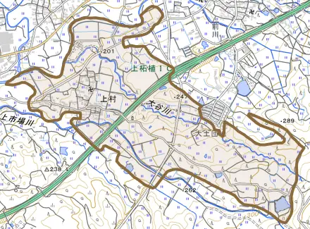上村とその周辺の地図。町の範囲を重ねている