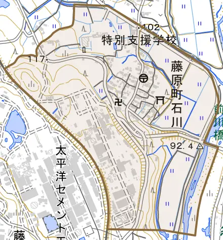 藤原町石川とその周辺の地図。町の範囲を重ねている