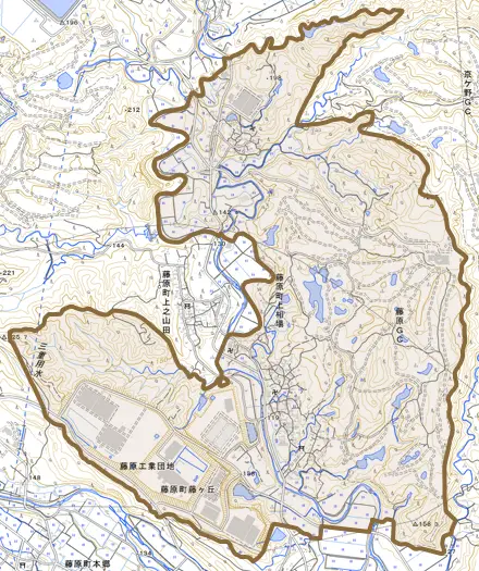 藤原町上相場とその周辺の地図。町の範囲を重ねている