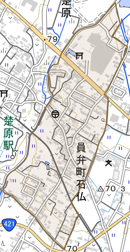 員弁町石仏とその周辺の地図。町の範囲を重ねている