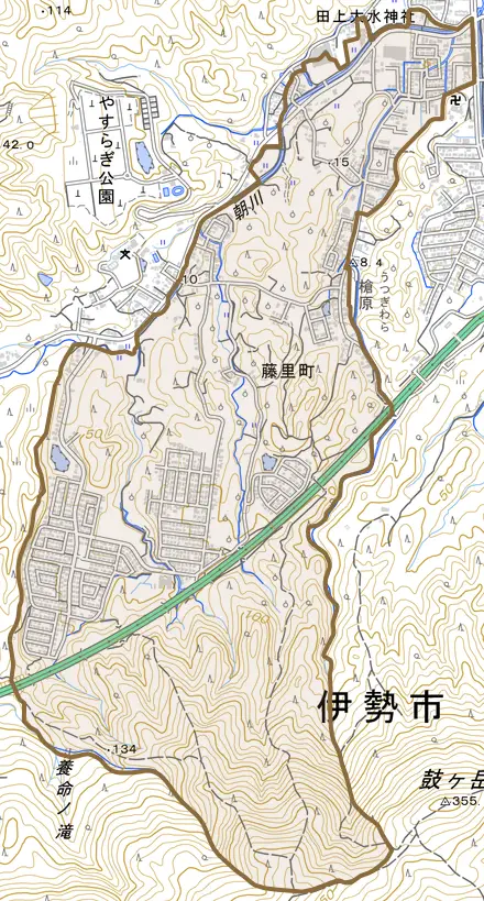 藤里町とその周辺の地図。町の範囲を重ねている