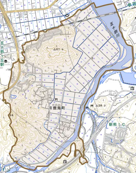 鹿海町とその周辺の地図。町の範囲を重ねている