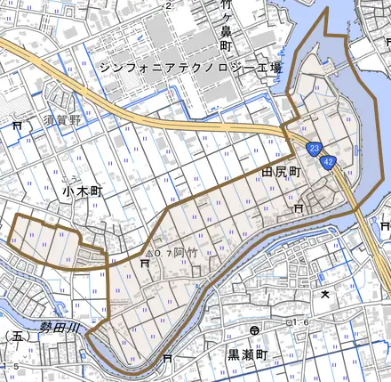 田尻町とその周辺の地図。町の範囲を重ねている