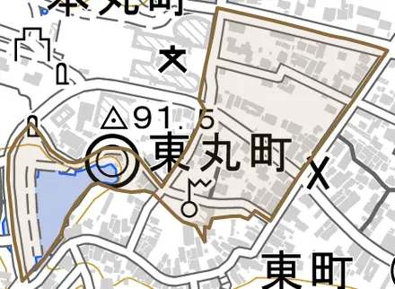 東丸町とその周辺の地図。町の範囲を重ねている