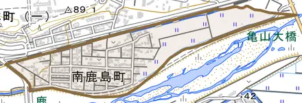 南鹿島町とその周辺の地図。町の範囲を重ねている