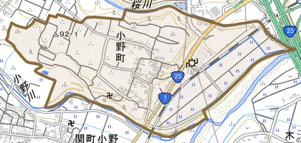 小野町とその周辺の地図。町の範囲を重ねている