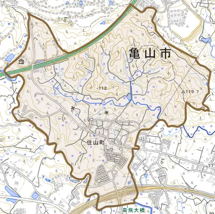 住山町とその周辺の地図。町の範囲を重ねている