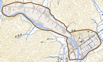大字中里とその周辺の地図。町の範囲を重ねている
