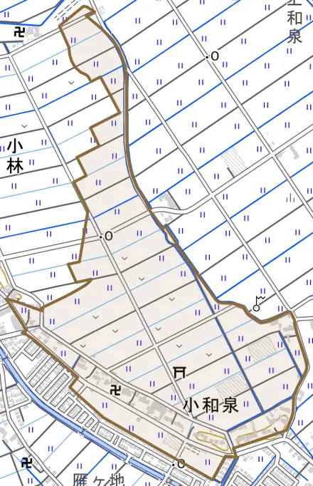 大字小和泉とその周辺の地図。町の範囲を重ねている