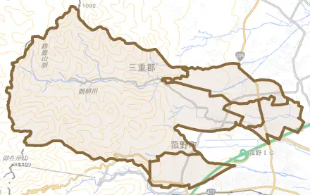大字千草とその周辺の地図。町の範囲を重ねている