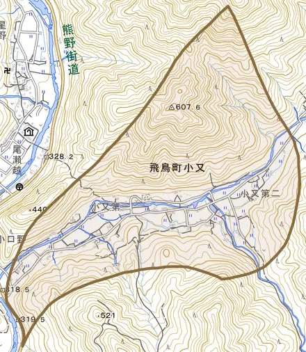 飛鳥町小又とその周辺の地図。町の範囲を重ねている