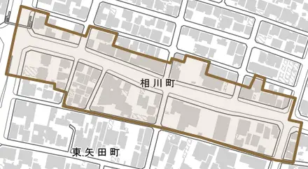 相川町とその周辺の地図。町の範囲を重ねている