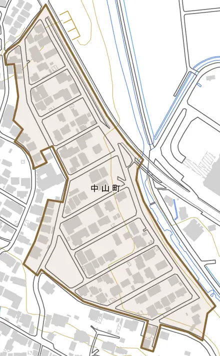 中山町とその周辺の地図。町の範囲を重ねている