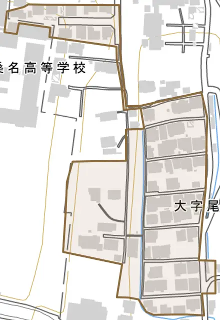 大字尾野山とその周辺の地図。町の範囲を重ねている