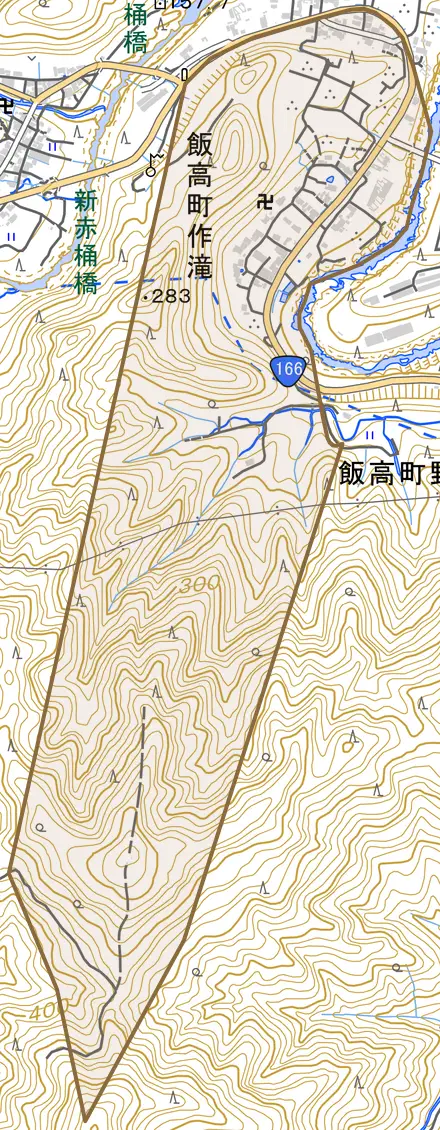 飯高町作滝とその周辺の地図。町の範囲を重ねている