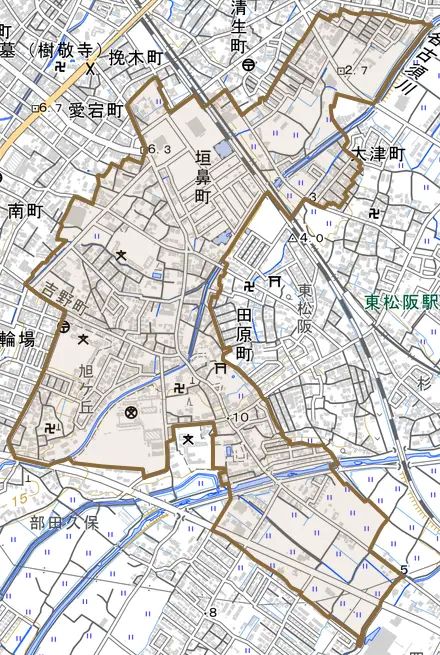 垣鼻町とその周辺の地図。町の範囲を重ねている