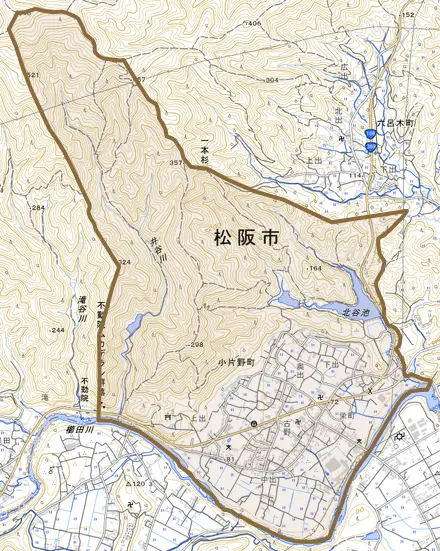 小片野町とその周辺の地図。町の範囲を重ねている