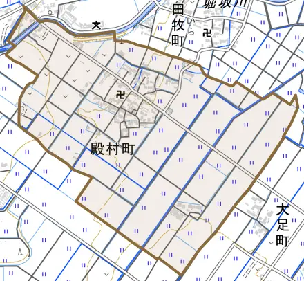 殿村町とその周辺の地図。町の範囲を重ねている