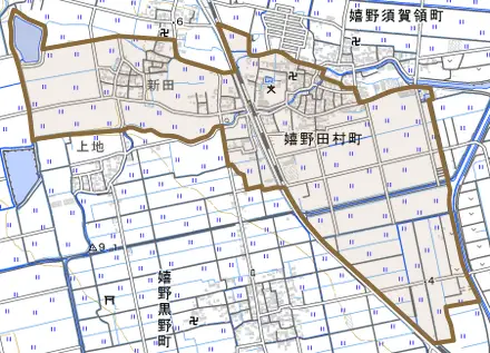 嬉野田村町とその周辺の地図。町の範囲を重ねている