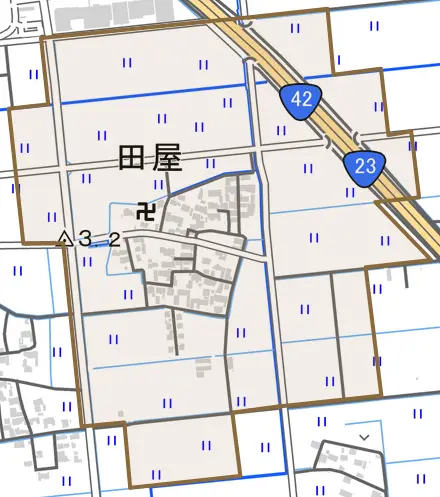 大字田屋とその周辺の地図。町の範囲を重ねている