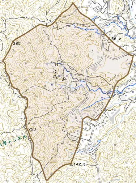 大字引作とその周辺の地図。町の範囲を重ねている