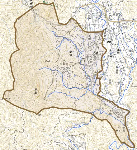 大字栗須とその周辺の地図。町の範囲を重ねている