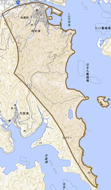 神前浦とその周辺の地図。町の範囲を重ねている