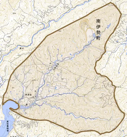 神津佐とその周辺の地図。町の範囲を重ねている