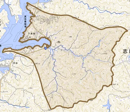 下津浦とその周辺の地図。町の範囲を重ねている