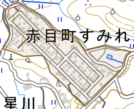 赤目町すみれが丘とその周辺の地図。町の範囲を重ねている