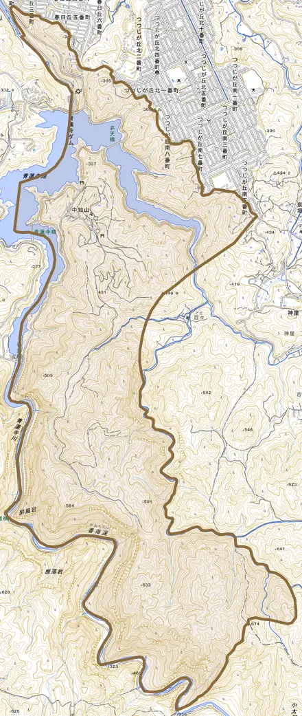 中知山とその周辺の地図。町の範囲を重ねている