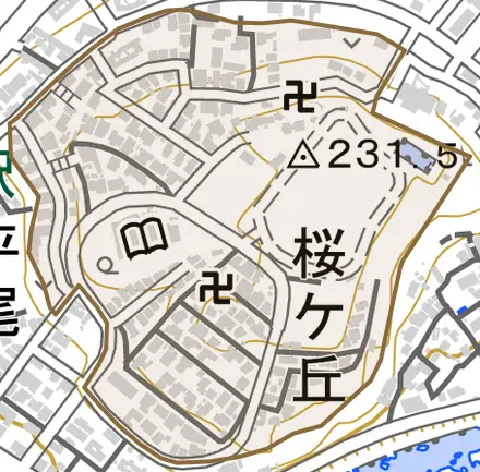 桜ケ丘とその周辺の地図。町の範囲を重ねている