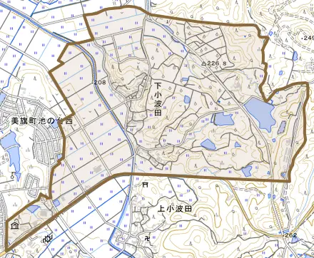 下小波田とその周辺の地図。町の範囲を重ねている