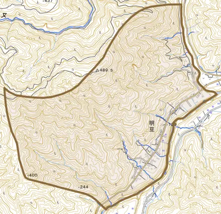 明豆とその周辺の地図。町の範囲を重ねている