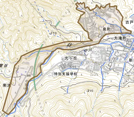 泉町とその周辺の地図。町の範囲を重ねている