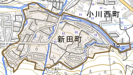 新田町とその周辺の地図。町の範囲を重ねている