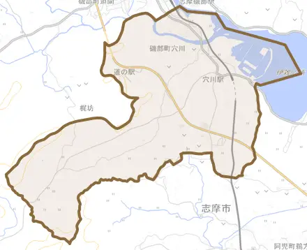 磯部町穴川とその周辺の地図。町の範囲を重ねている