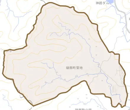 磯部町築地とその周辺の地図。町の範囲を重ねている