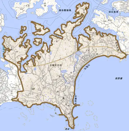 志摩町片田とその周辺の地図。町の範囲を重ねている