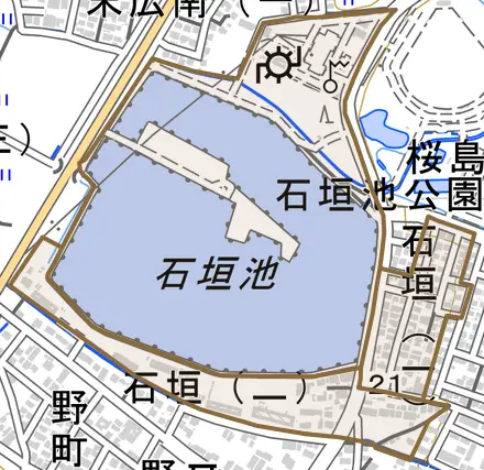 石垣とその周辺の地図。町の範囲を重ねている