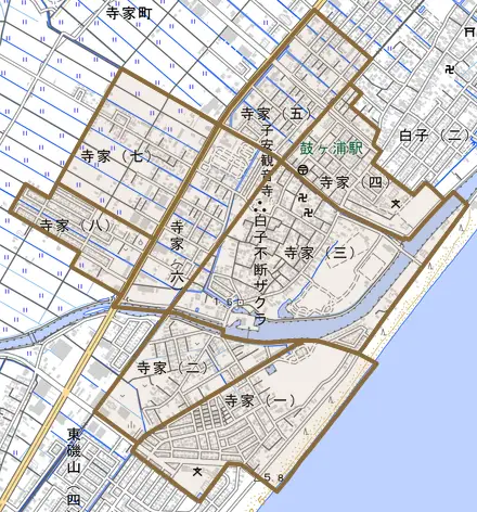 寺家とその周辺の地図。町の範囲を重ねている